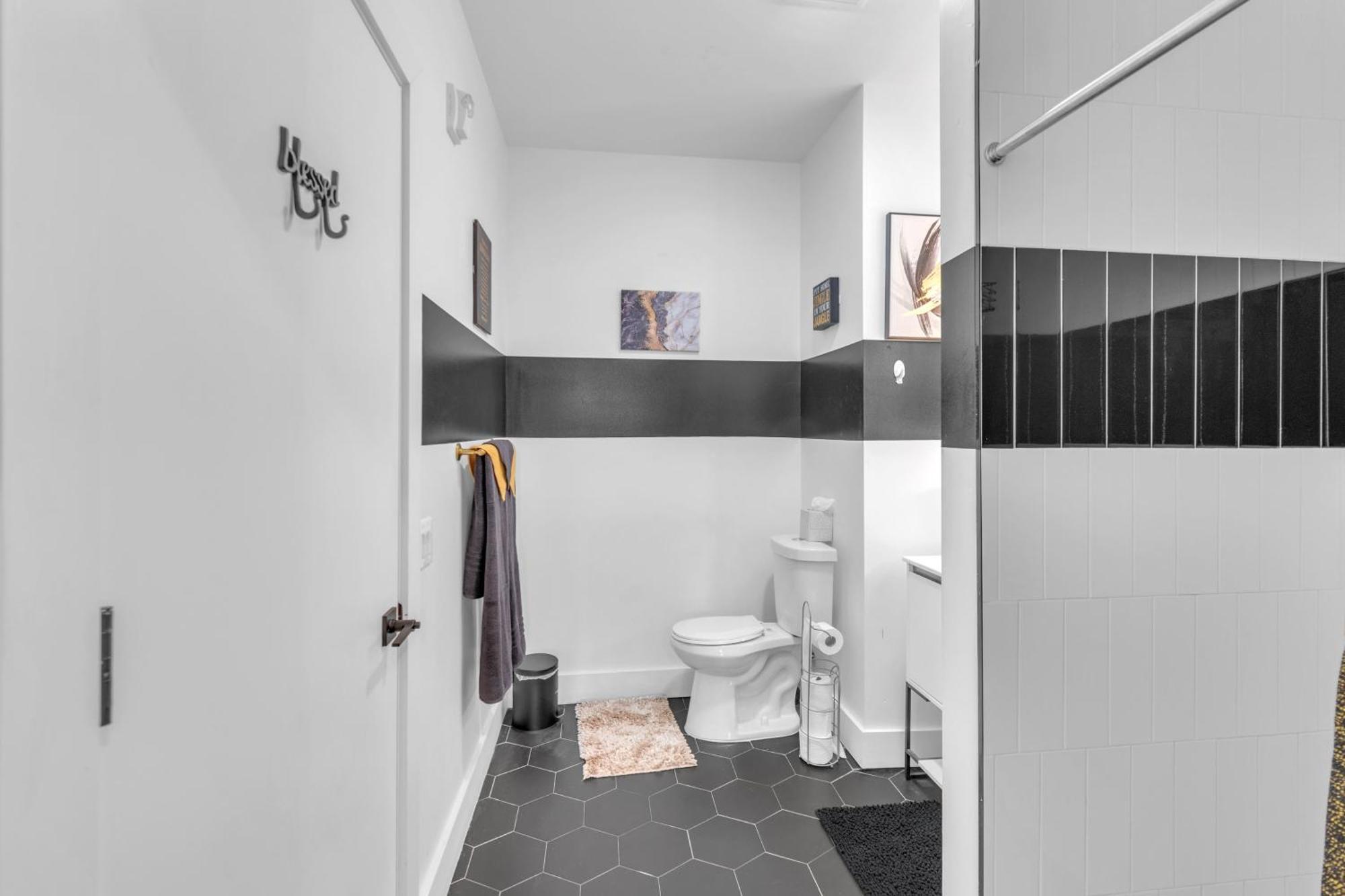 Royal Oasis Indoor Pool, Free Parking, Near Nyc Apartment Elizabeth Bagian luar foto