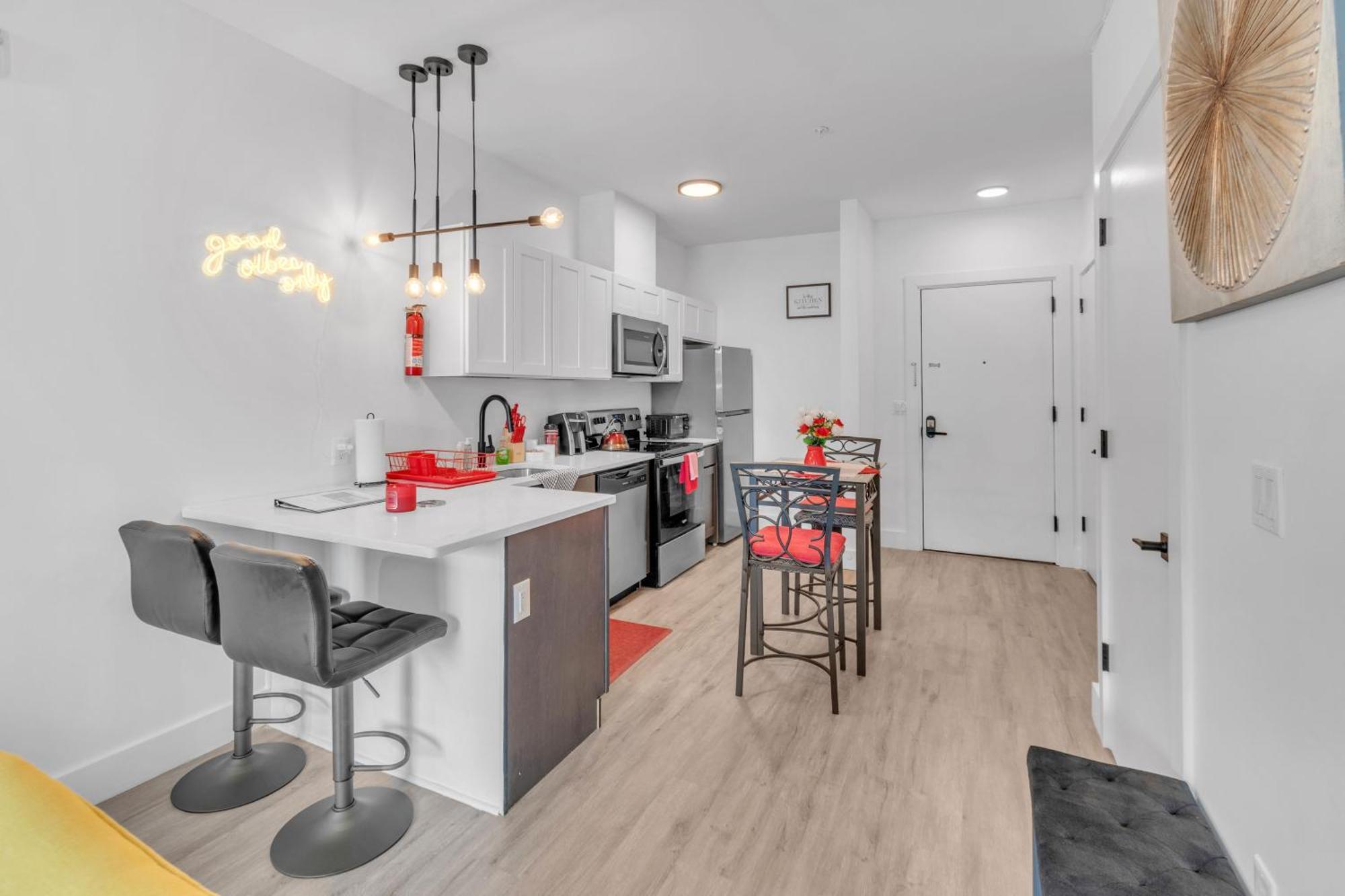 Royal Oasis Indoor Pool, Free Parking, Near Nyc Apartment Elizabeth Bagian luar foto