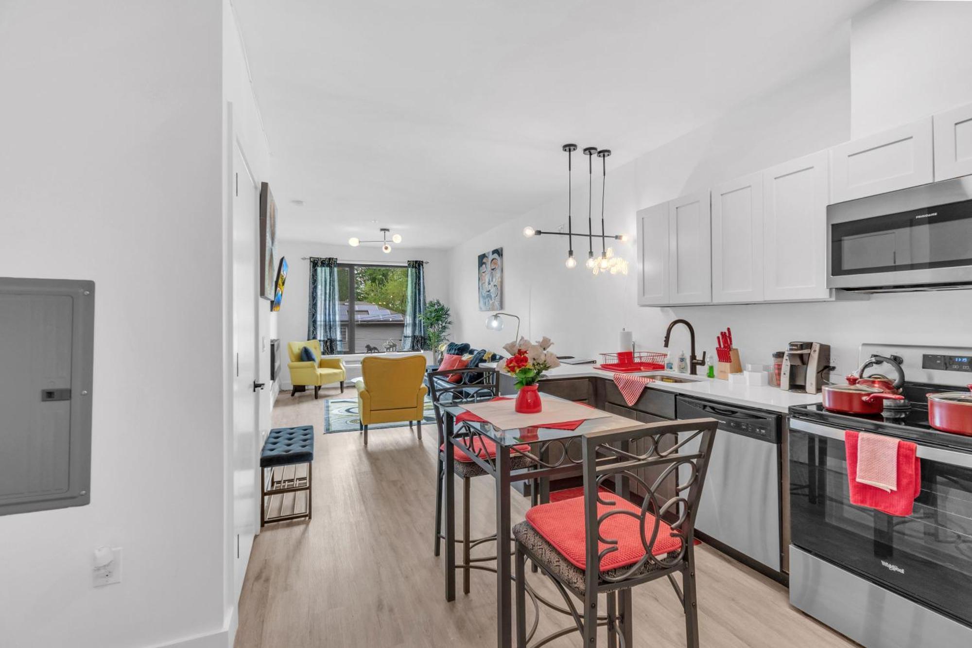 Royal Oasis Indoor Pool, Free Parking, Near Nyc Apartment Elizabeth Bagian luar foto