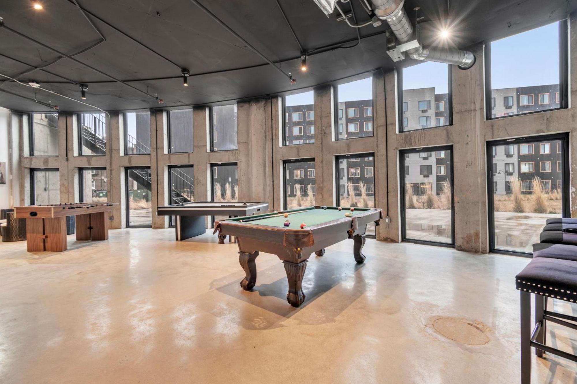 Royal Oasis Indoor Pool, Free Parking, Near Nyc Apartment Elizabeth Bagian luar foto