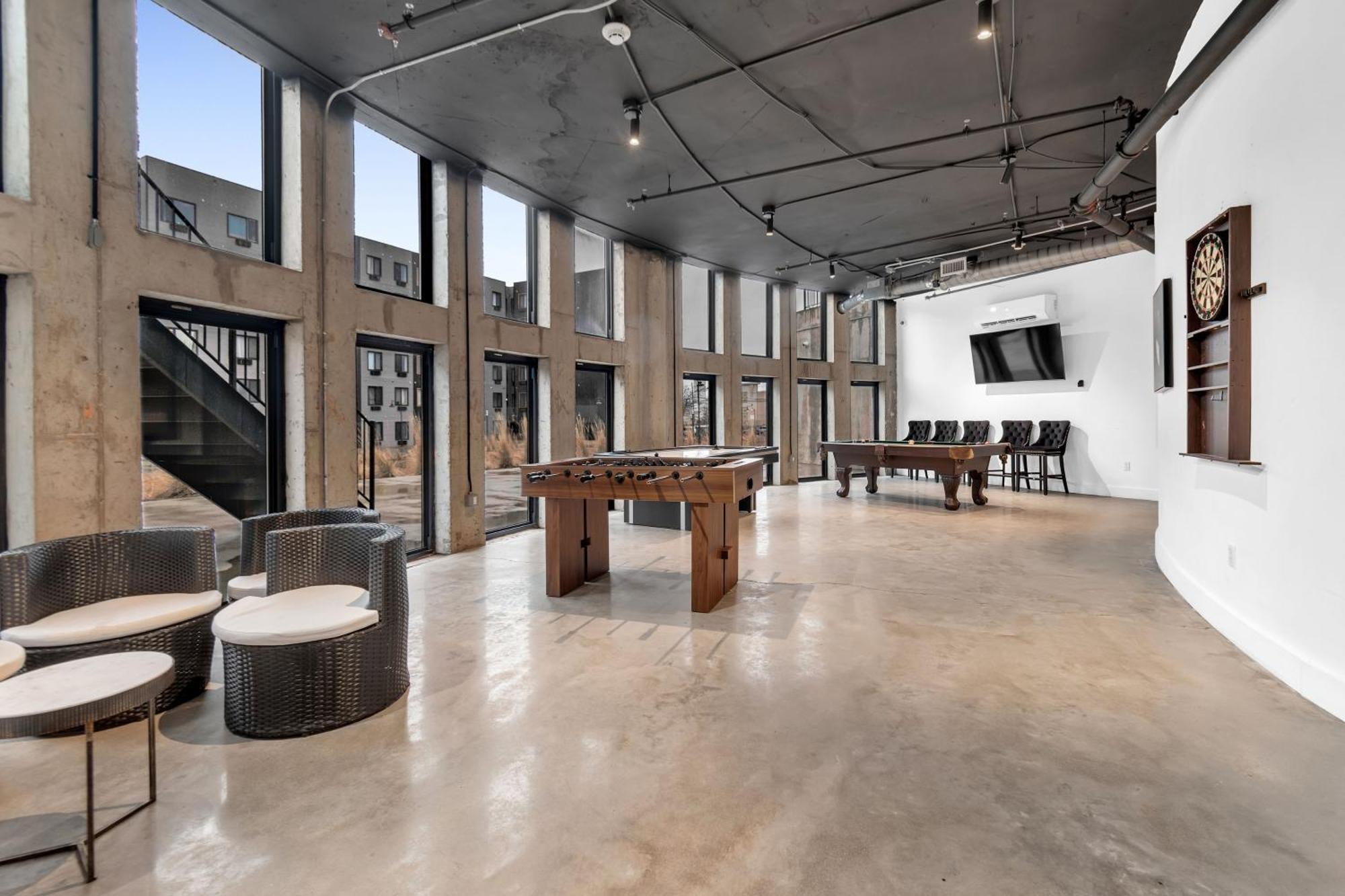 Royal Oasis Indoor Pool, Free Parking, Near Nyc Apartment Elizabeth Bagian luar foto